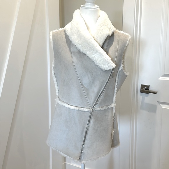 Like New WHBM Faux Shearling & Suede Vest, Size Medium, Zip Across, Stunning! 🤩 - Picture 1 of 11